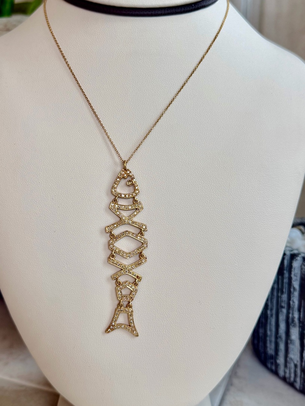 18 karat gold and diamond articulated fish necklace